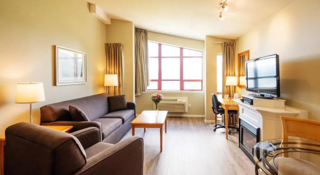 Полулюкс Harrison Beach Hotel