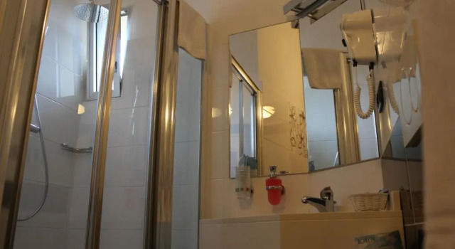 Четырёхместный номер Standard Hotel de Paris
