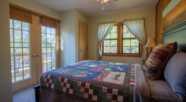 Henrys Hideaway by RedAwning, Book Hotel Kirbyville Missouri