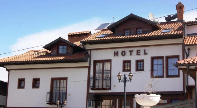 Двухместный номер Standard с балконом Hotel Prizreni