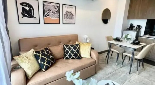 1BR Loft Pool Gym  Walk to Naiharn C181