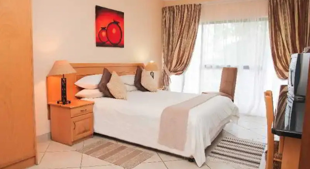 Lake St Lucia Lodge, Book Hotel St Lucia Maputaland