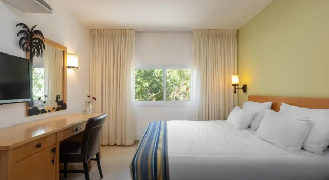Одноместный номер Standard с балконом Ein Gedi Kibbutz Hotel
