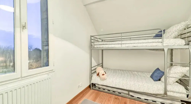 Tamaris Corner House, Забронировать Отель Купвре Марн-ла-Валле