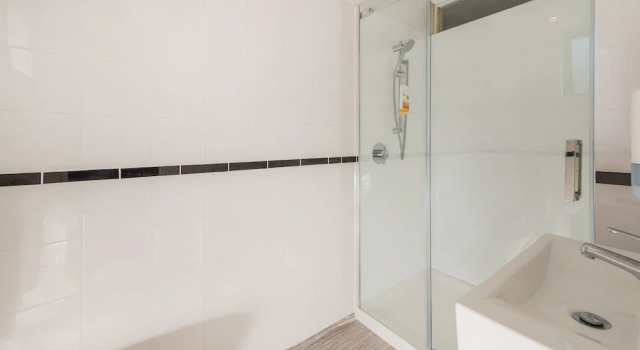 Номер Standard Lakeside City Apartments