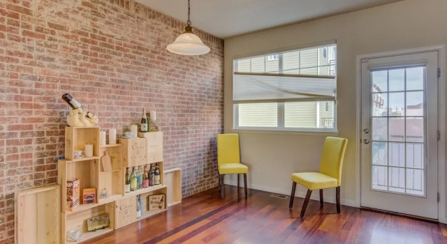 Urban Practicality! 3 Beds, Patios & Dog Friendly, Забронировать Апартаменты/квартира Колорадо-Спрингс Колорадо, рядом с Концертный зал Pikes Peak Center