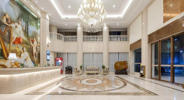 Vienna International Hotel (Wuxuan Chengbei Road), Rezerwuj Hotel Hotele w Laibin z parkingiem, Parking