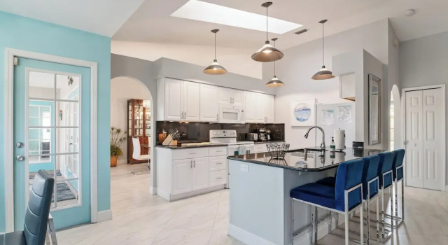 Вилла Deluxe Villa Bermuda