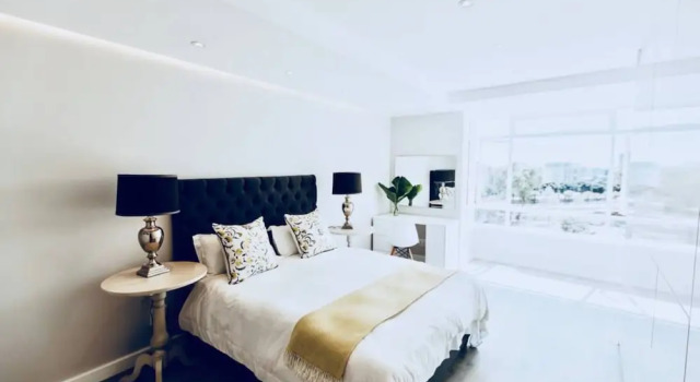 2 Bedroom Apartment in Green Point Cape Town
