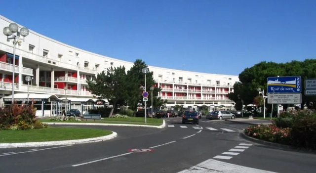 Royan - APPARTEMENT VUE MER - proximité plage et parking privatif