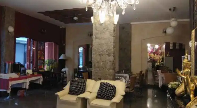 Hua Hin House Hotel Soi 74, Забронировать Отель Хуахин провинция Прачуапкхирикхан, рядом с The East Square Hua Hin