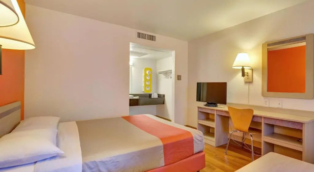 Двухместный номер Standard Super 8 by Wyndham Santa Rosa North