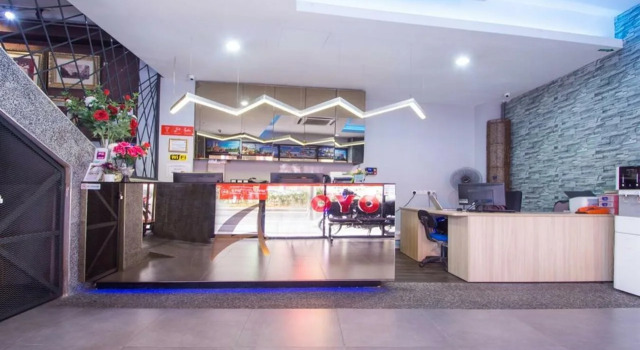 Max Star Hotel - Backpackers