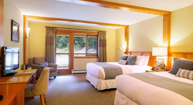 Четырёхместный номер Standard с балконом Tyax Lodge & Heliskiing