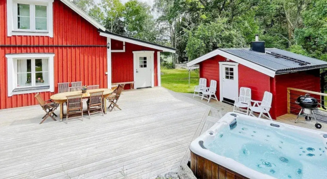 Коттедж 4 Star Holiday Home in Bro