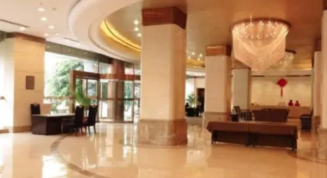 Yunheng Hotel, Book Hotel Hoteller i Neijiang med pool, Swimmingpool