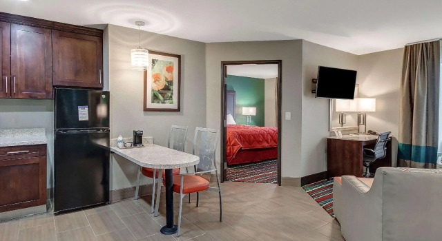 Четырёхместный номер Standard MainStay Suites Hobbs
