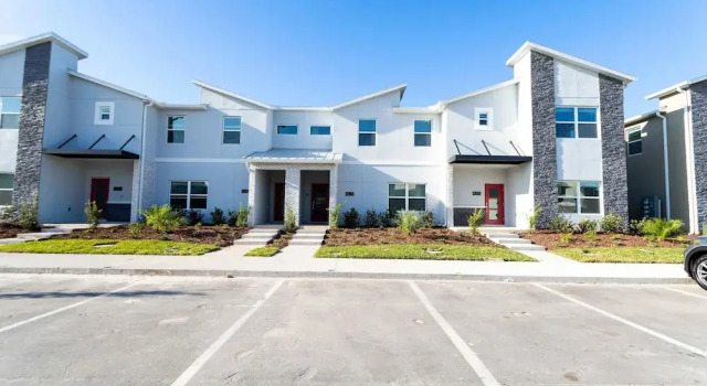 4379 SL- Enchantment 4BR Townhome With Pool, Забронировать Апартаменты/квартира Апартаменты Киссимми, рядом с Kissimmee Go-Karts, Апартаменты/квартира