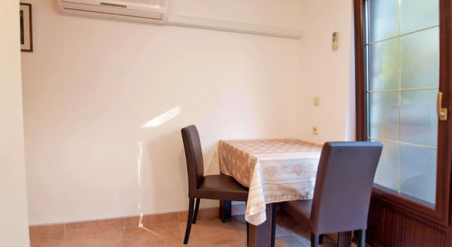 Apartment 845