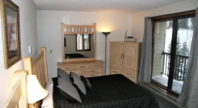Номер Standard с балконом Fox Pine Lodge Hotel Room 2