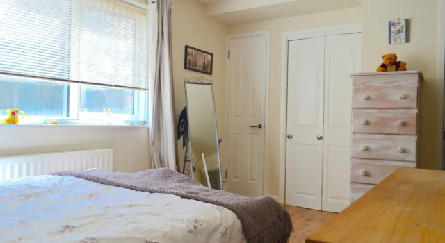 Amazing Quiet 1 Bedroom Flat with Charming Garden, Забронировать Отель Отели Англии 3 звезды, 3*