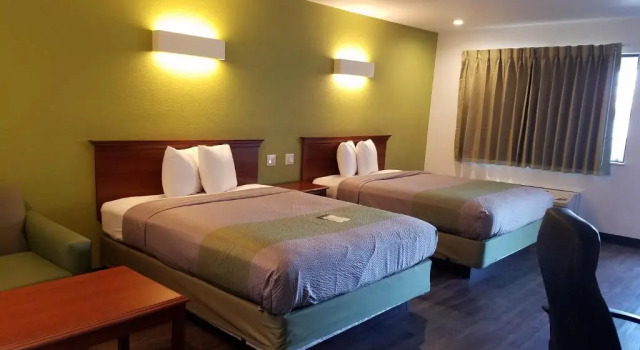 Четырёхместный номер Standard Motel 6 Oakdale, Ca