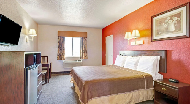 Howard Johnson by Wyndham Galveston