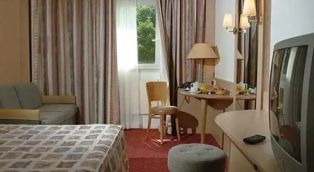 MERCURE, Забронировать Отель Лизьё 