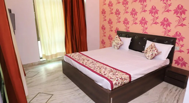 Hotel Axiom Prime