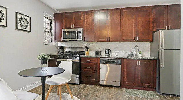 Апартаменты Superior Delightful 1BR - Ashland BW
