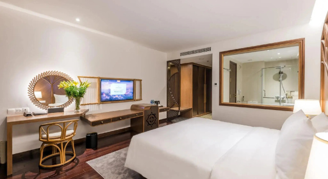 Двухместный люкс с балконом и с видом на горы KK Sapa Hotel