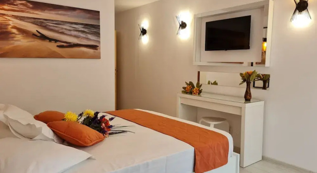 Double Tiêu chuẩn phòng có ban công và có view bể bơi Hotel Sunquest