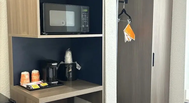 Люкс Econo Lodge Inn & Suites Santa Rosa South