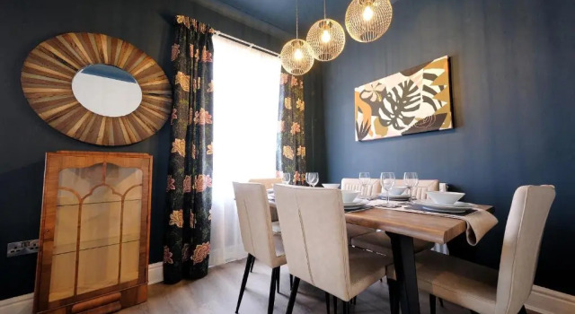 Апартаменты Crows Nest - Sleeps 6 nr North Bay beach and town