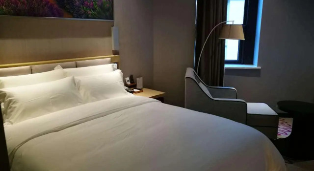 Lavande Hotel Weihai Weigao Plaza, Buchen Sie Hotel Haishu Ningbo, in der Nähe von Tianyi Square