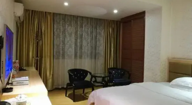 Pingnanxiandiwangbianjiejiudian