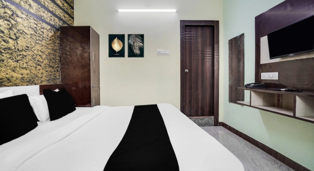 Deluxe Royal Stay Inn, Забронировать Дом для отпуска Коттеджи Праяградж, Коттедж