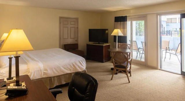 Номер Standard Cottonwood Suites Savannah Hotel & Conference Center
