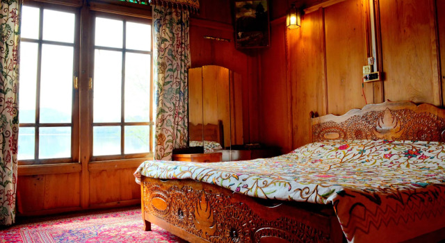 Golden Flower Heritage Houseboat, Забронировать Отель Сринагар Jammu & Kashmir Ski