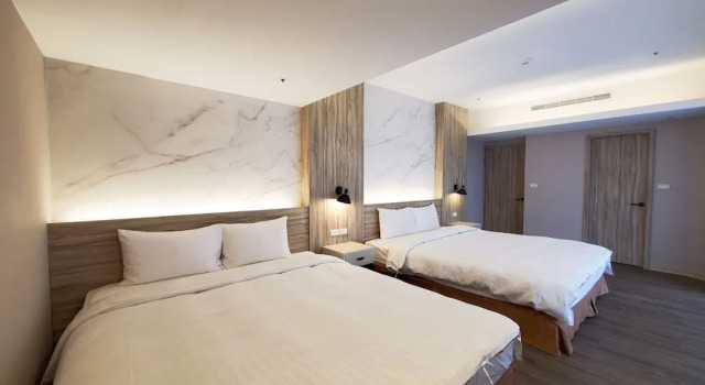 Номер Standard с балконом и с видом на город Sky19 Hotel