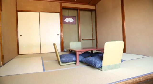 Guesthouse Nishihara, Забронировать Отель Недорогие отели Атами, рядом с Горячие источники Атами, недорого