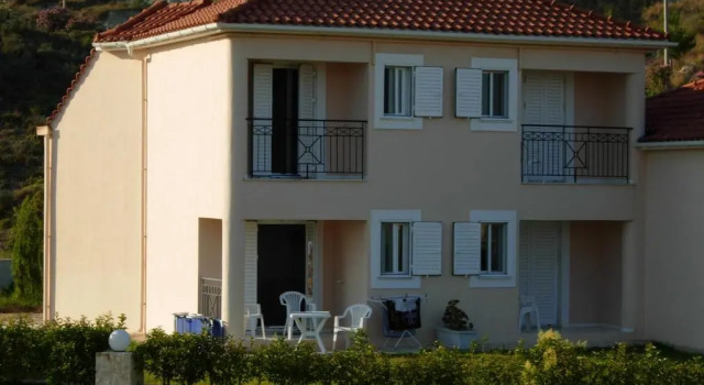 Gouna's Aparts, Rezervați Apartament Mantzavinata Kefalonia