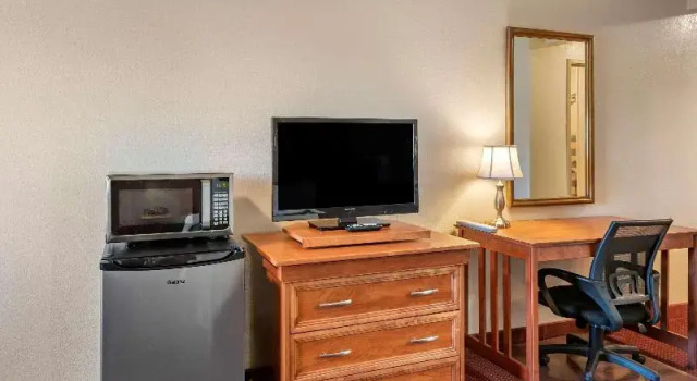 Шестиместный номер Standard Quality Inn Grand Junction near University