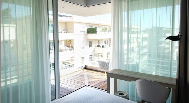 Двухместный номер Standard с балконом Hotel Indigo Cagnes-sur-Mer by IHG