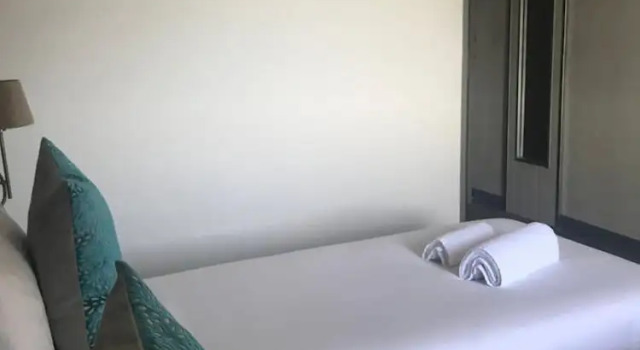 Двухместный номер Comfort Hôtel Bien-Être Aux Cyprès de Marquay-Calme et élégance-Laissez-vous porter par une ambiance chaleureuse où chaque instant compte-Découvrez un havre de paix où nature et confort se marient pour vous offrir une expérience unique- Réservez dès aujourdhui