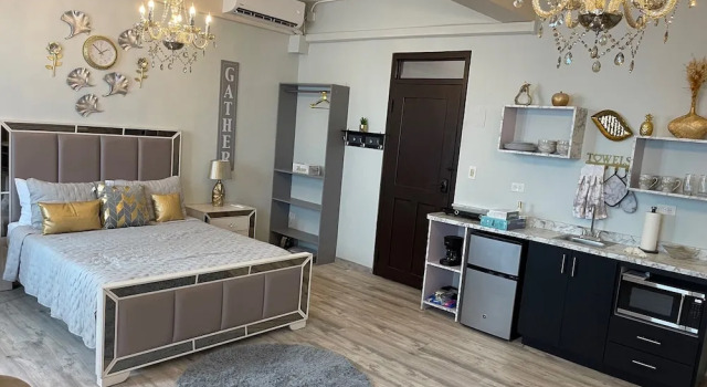 The Suites & Vintage Apartment at Casa Of Essence in heart of Old San Juan, Забронировать Апартаменты/квартира Сан-Хуан-Антигуо , рядом с Fort San Felipe del Morro