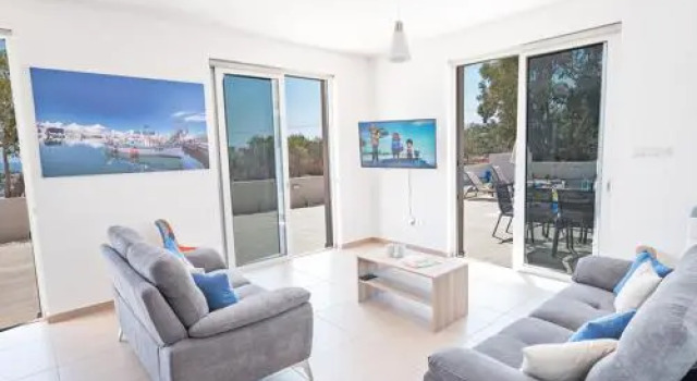 Beautiful 5 Star Holiday Villa in a Prime Location in Protaras, Book Early To Secure Your Dates, Protaras Villa 1250, Boek Villa Hotels in Protaras met parkeren, in de buurt van Neolithic Settlement, Parkeren