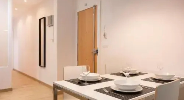 Beautiful 2-bedroom Flat In The City Center, Забронировать Отель Барселона провинция Барселона, рядом с Приход Св. Августина