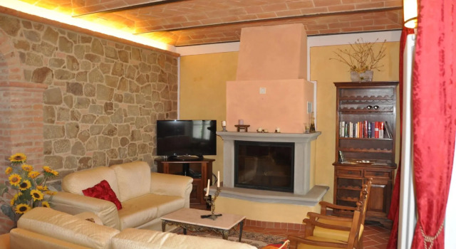 Beautiful villa sleeps 8 with private garden and pool-VILLA AGRIROSA