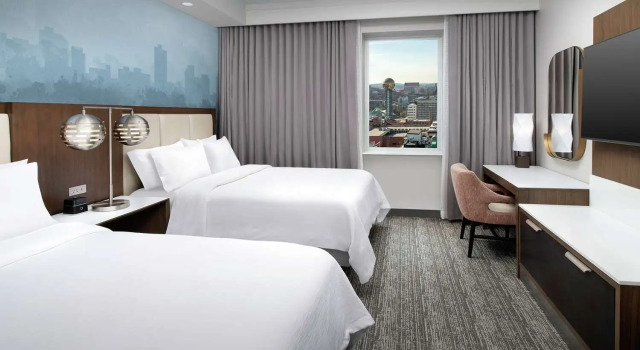 Люкс Embassy Suites By Hilton Knoxville Downtown